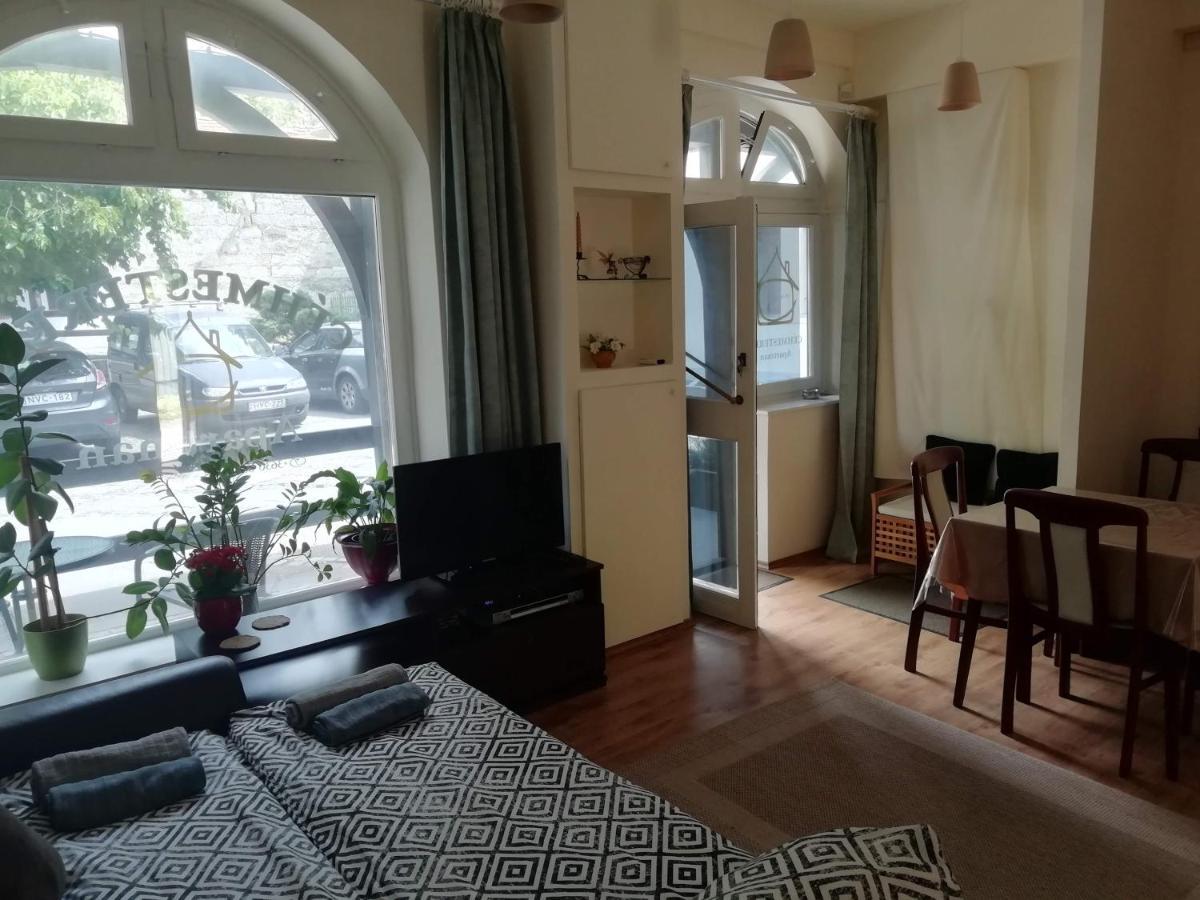 Cehmesterek Apartman เอ็กเกอร์ ภายนอก รูปภาพ