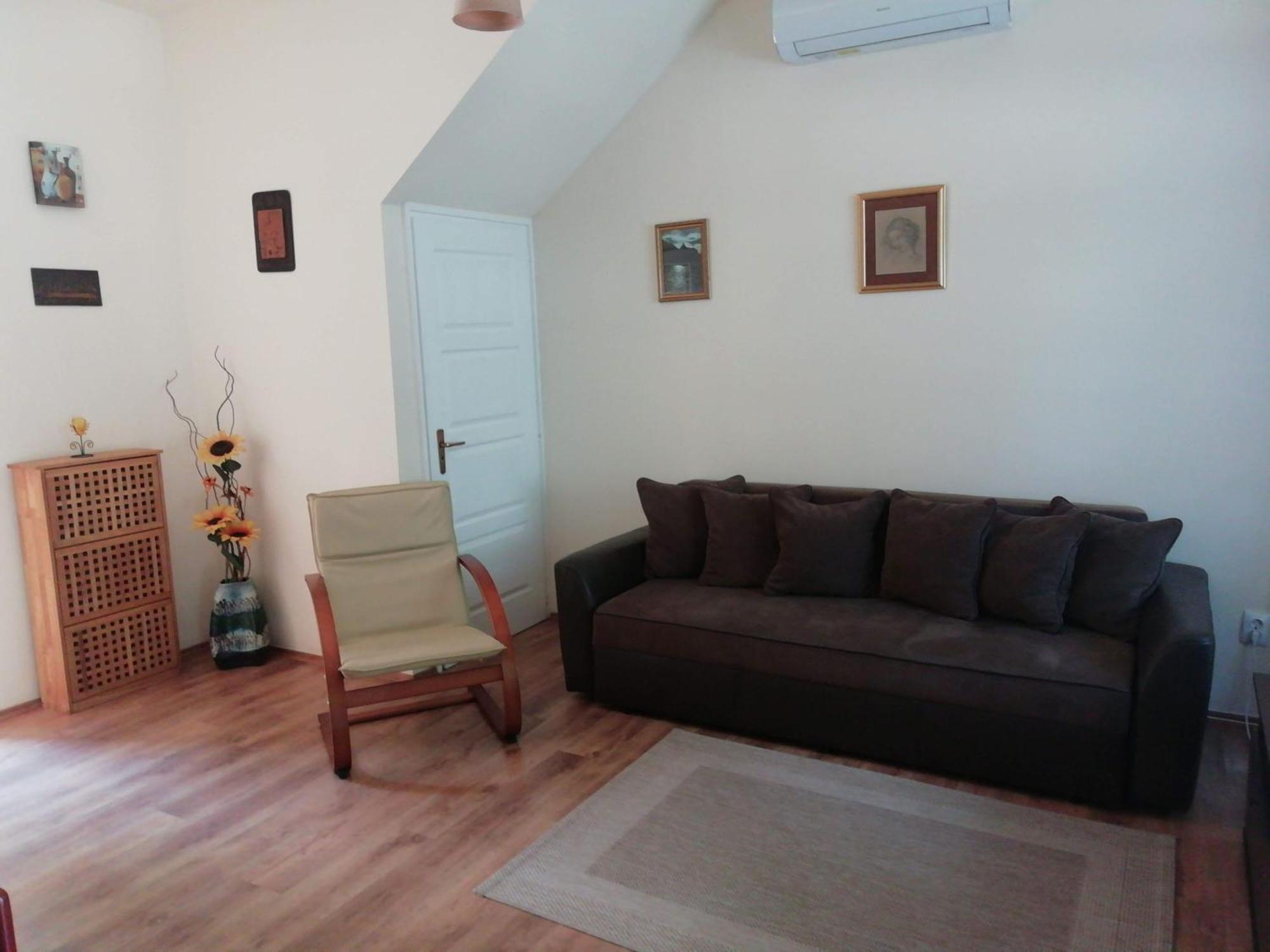 Cehmesterek Apartman เอ็กเกอร์ ภายนอก รูปภาพ