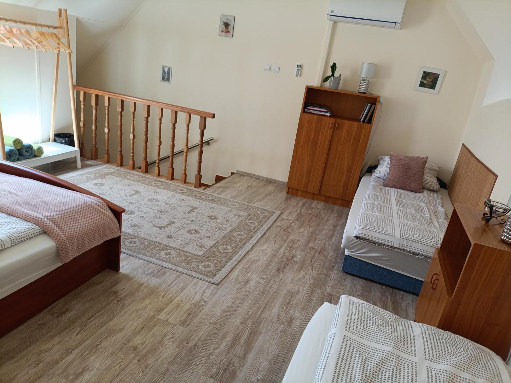 Cehmesterek Apartman เอ็กเกอร์ ภายนอก รูปภาพ